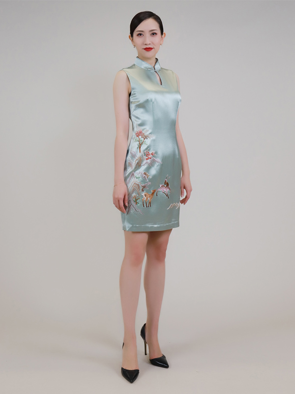 Embroidered short cheongsam without sleeves