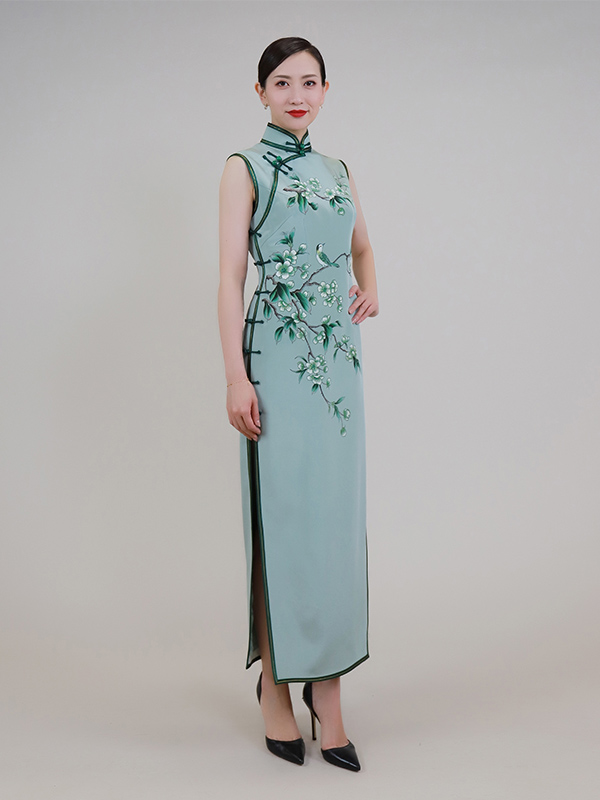 Embroidered long cheongsam