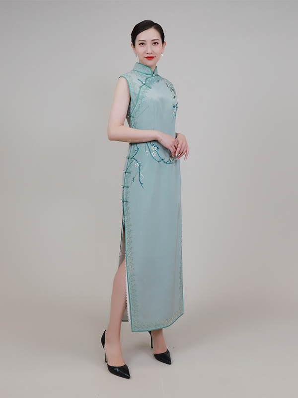 Cyan embroidery cheongsam