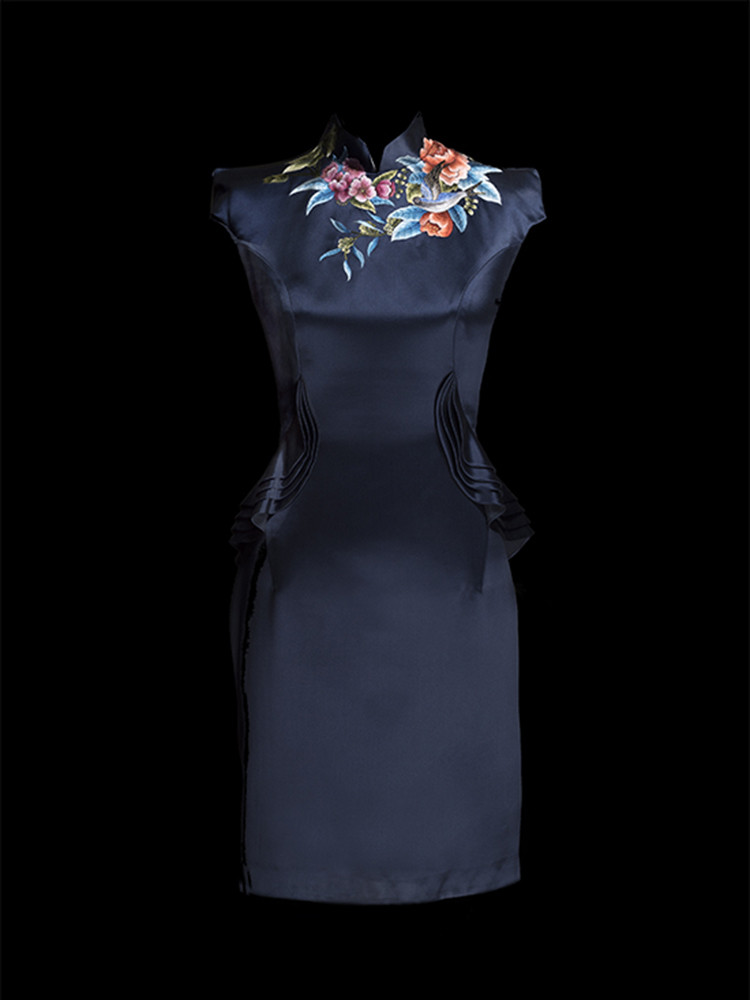 Navy blue cheongsam with hollow back