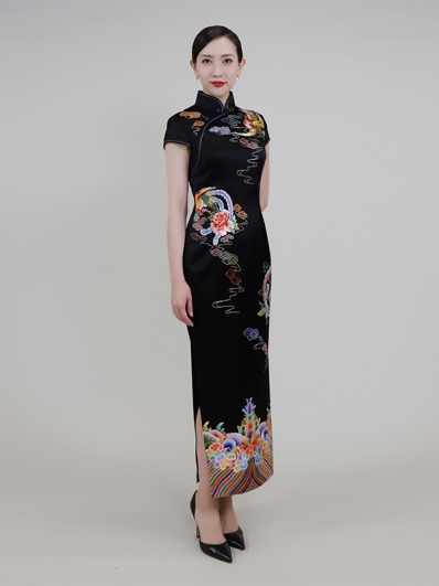 Noble black embroidered cheongsam