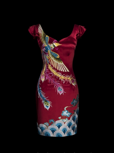 Red embroidered cheongsam with big collar